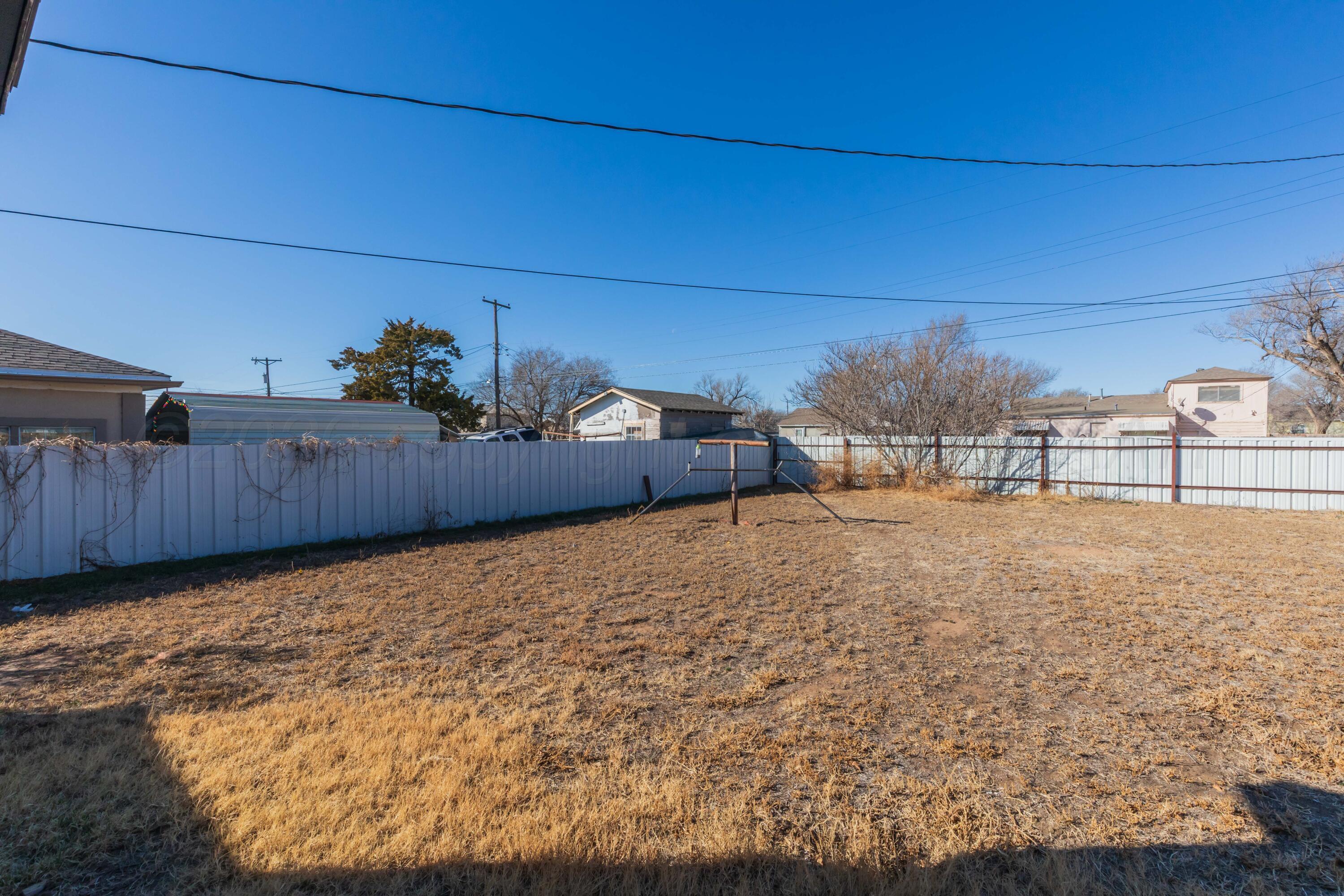 1811 North Wilson Street Amarillo, TX 79107 - Photo 27 of 27 BACKYARD VIEW 2