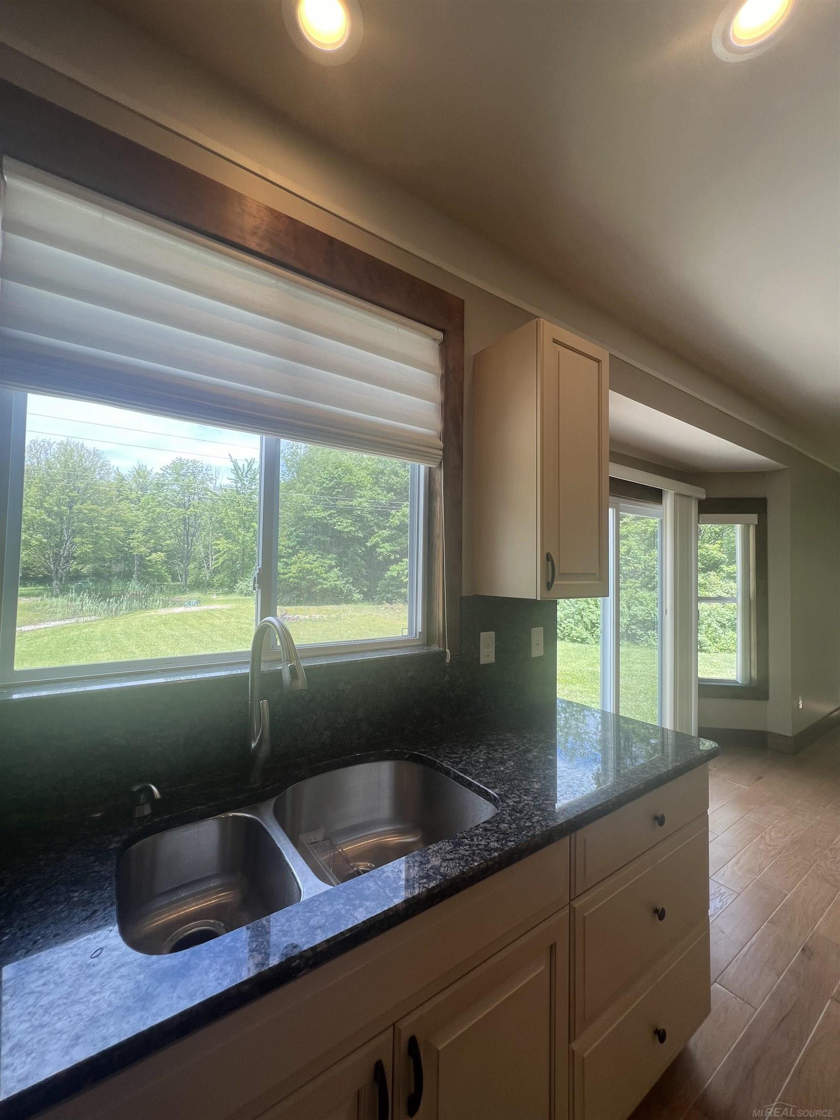 27700 Bredow Road Romulus, MI 48174 - Photo 34 of 40