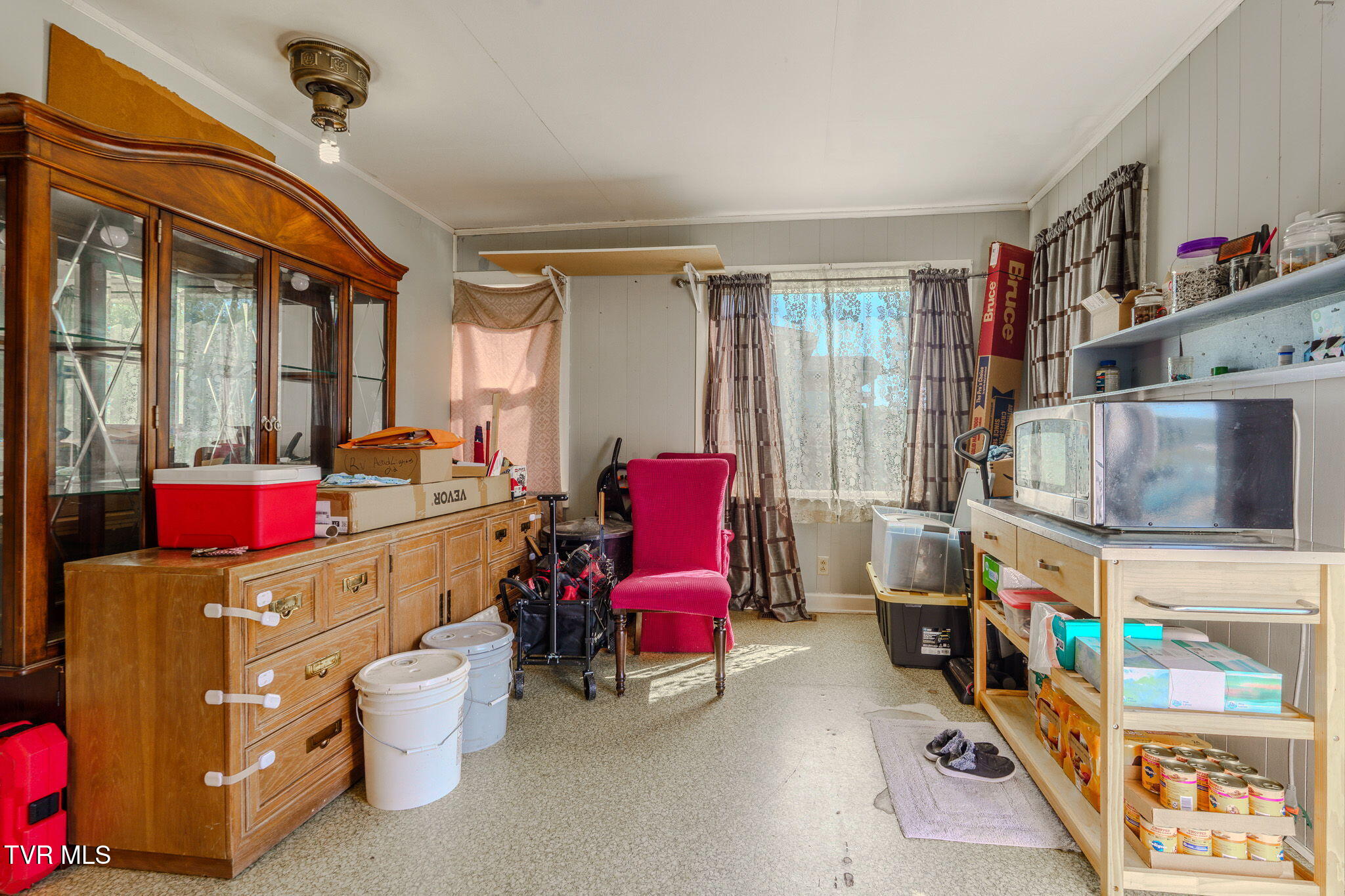 190 Debusk Road Greeneville, TN 37743 - Photo 6 of 27 10-web-or-mls-_DSC6168-HDR-2