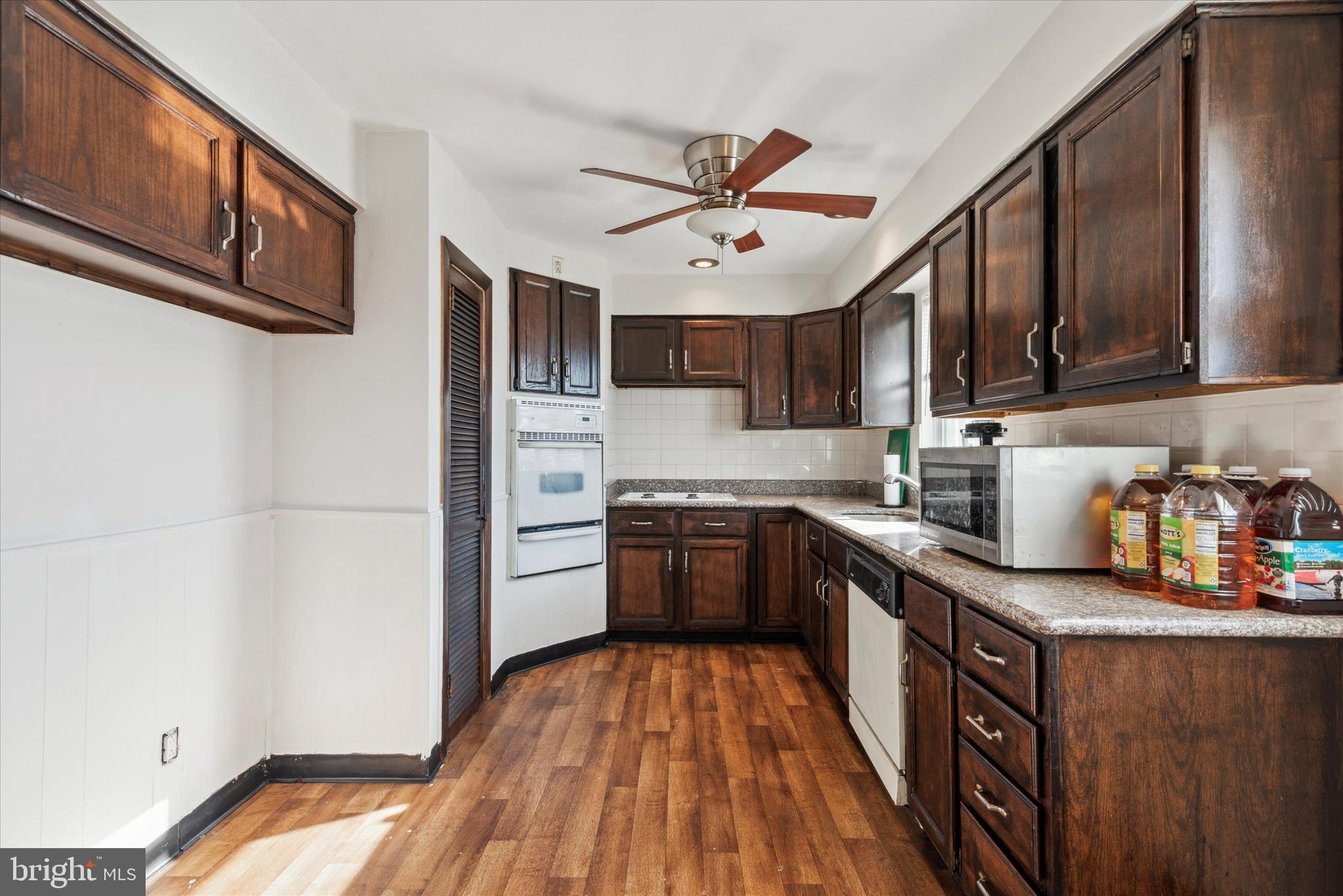 2709 Northview Road Philadelphia, PA 19152 - Photo 3 of 26 Gallery Image 3