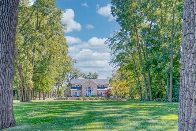 $1,425,000 | 5100 Streich Lane, Black Wolf, WI 54902