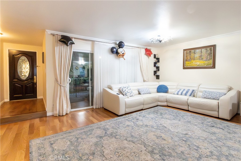 9551 Vía Ricardo Burbank, CA 91504 - Photo 1 of 29