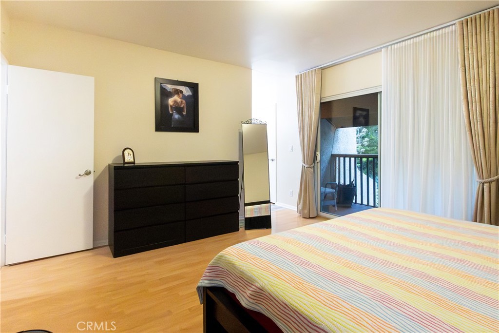 9551 Vía Ricardo Burbank, CA 91504 - Photo 19 of 29
