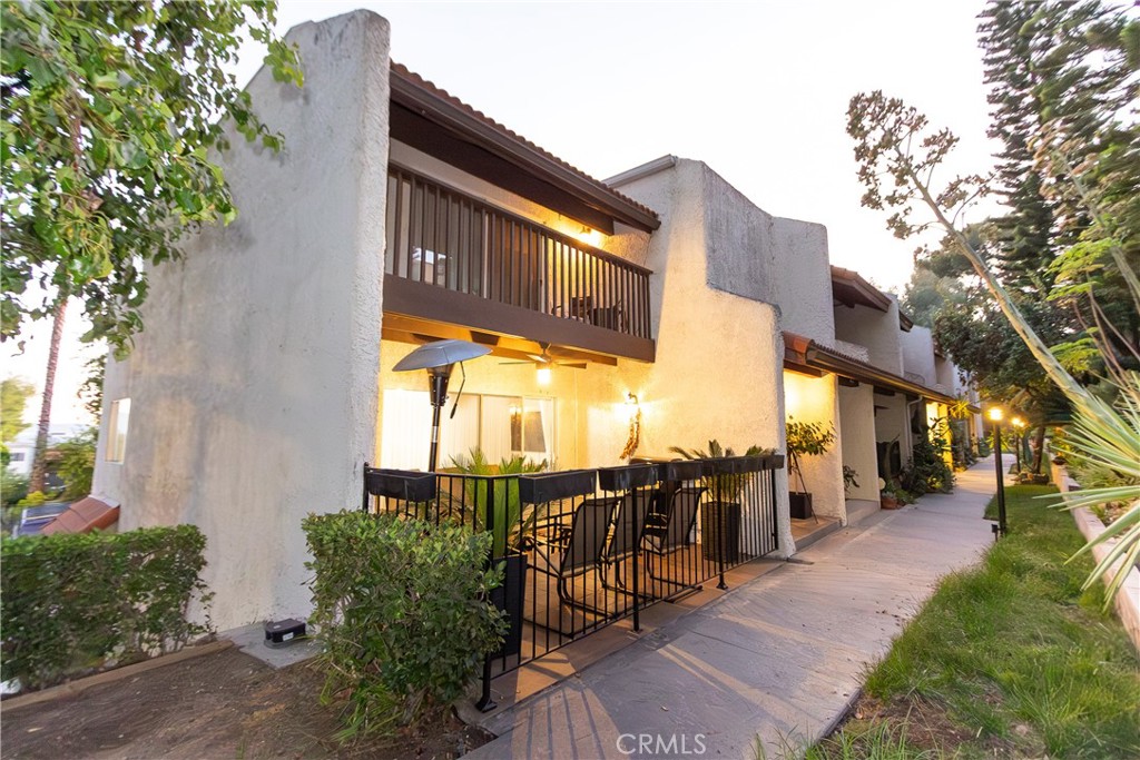 9551 Vía Ricardo Burbank, CA 91504 - Photo 2 of 29