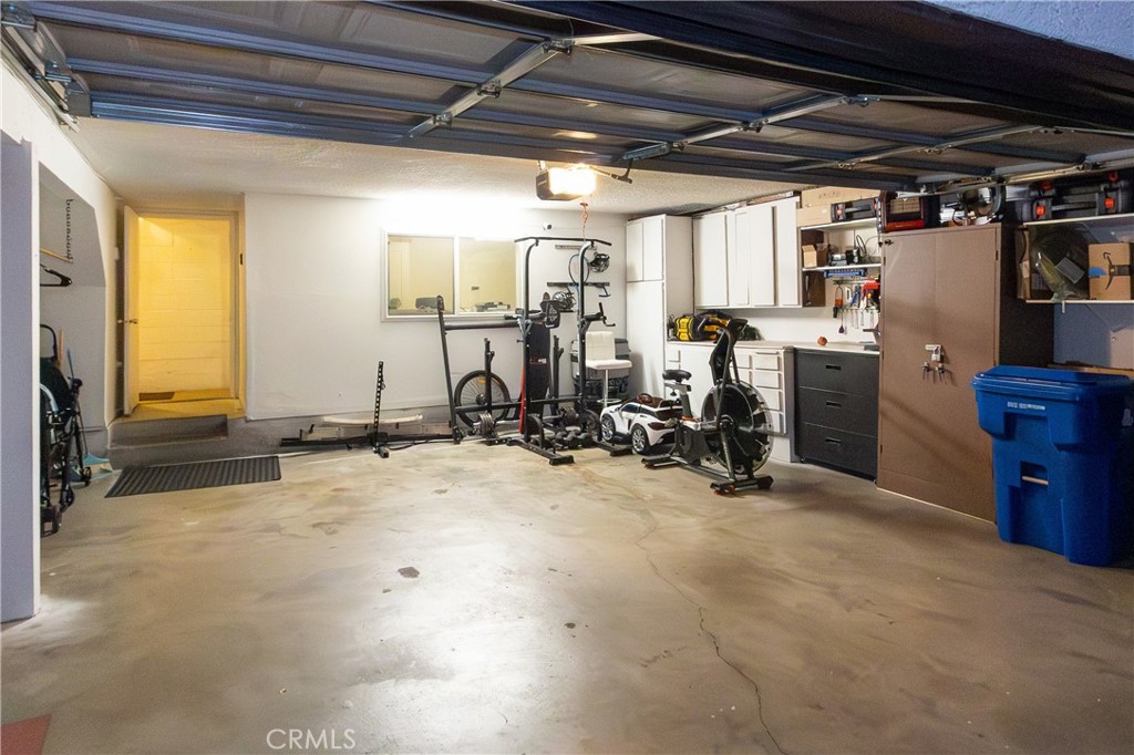 9551 Vía Ricardo Burbank, CA 91504 - Photo 21 of 29