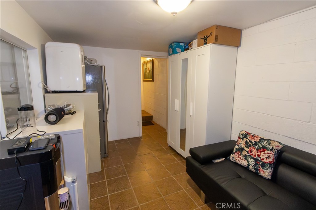 9551 Vía Ricardo Burbank, CA 91504 - Photo 24 of 29