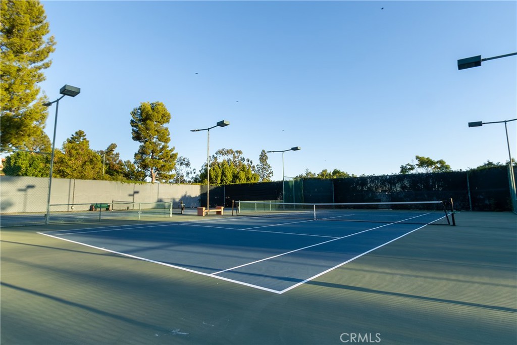 9551 Vía Ricardo Burbank, CA 91504 - Photo 28 of 29