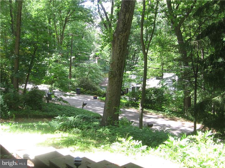 92 Pugh Road Wayne, PA 19087 - Photo 3 of 9