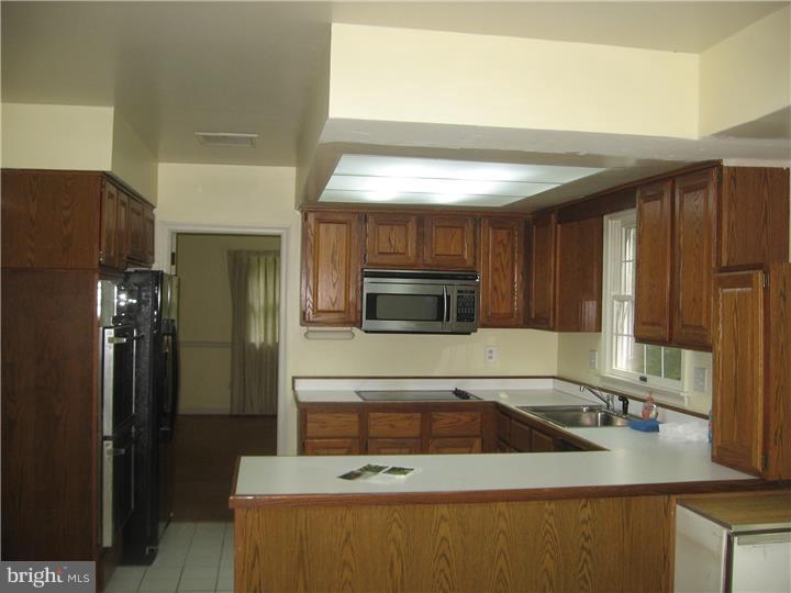 92 Pugh Road Wayne, PA 19087 - Photo 5 of 9