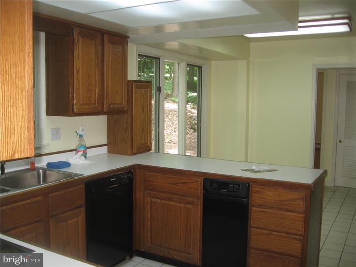 92 Pugh Road Wayne, PA 19087 - Photo 6 of 9