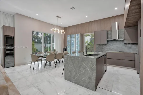 $17,500 | 18985 Atlantic Boulevard, Sunny Isles Beach, FL 33160