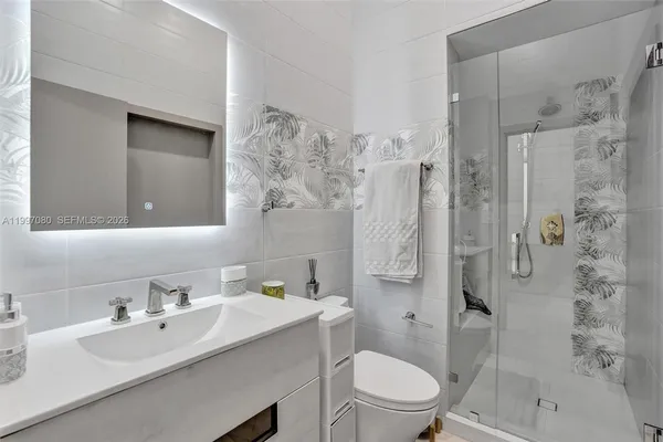 $17,500 | 18985 Atlantic Boulevard, Sunny Isles Beach, FL 33160