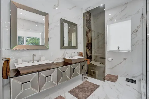 $17,500 | 18985 Atlantic Boulevard, Sunny Isles Beach, FL 33160