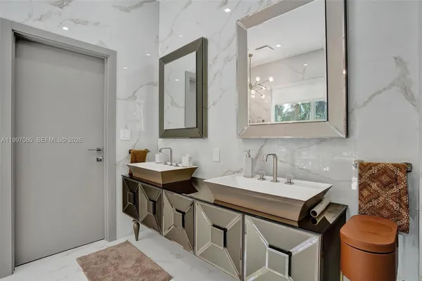 $17,500 | 18985 Atlantic Boulevard, Sunny Isles Beach, FL 33160