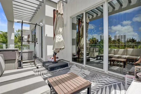 $17,500 | 18985 Atlantic Boulevard, Sunny Isles Beach, FL 33160