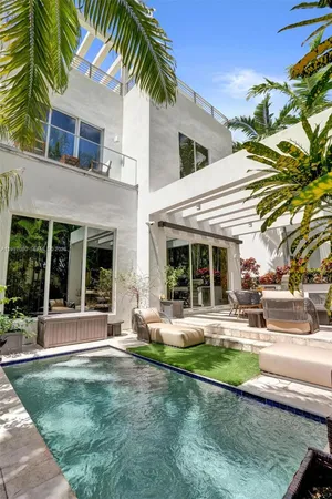 $17,500 | 18985 Atlantic Boulevard, Sunny Isles Beach, FL 33160