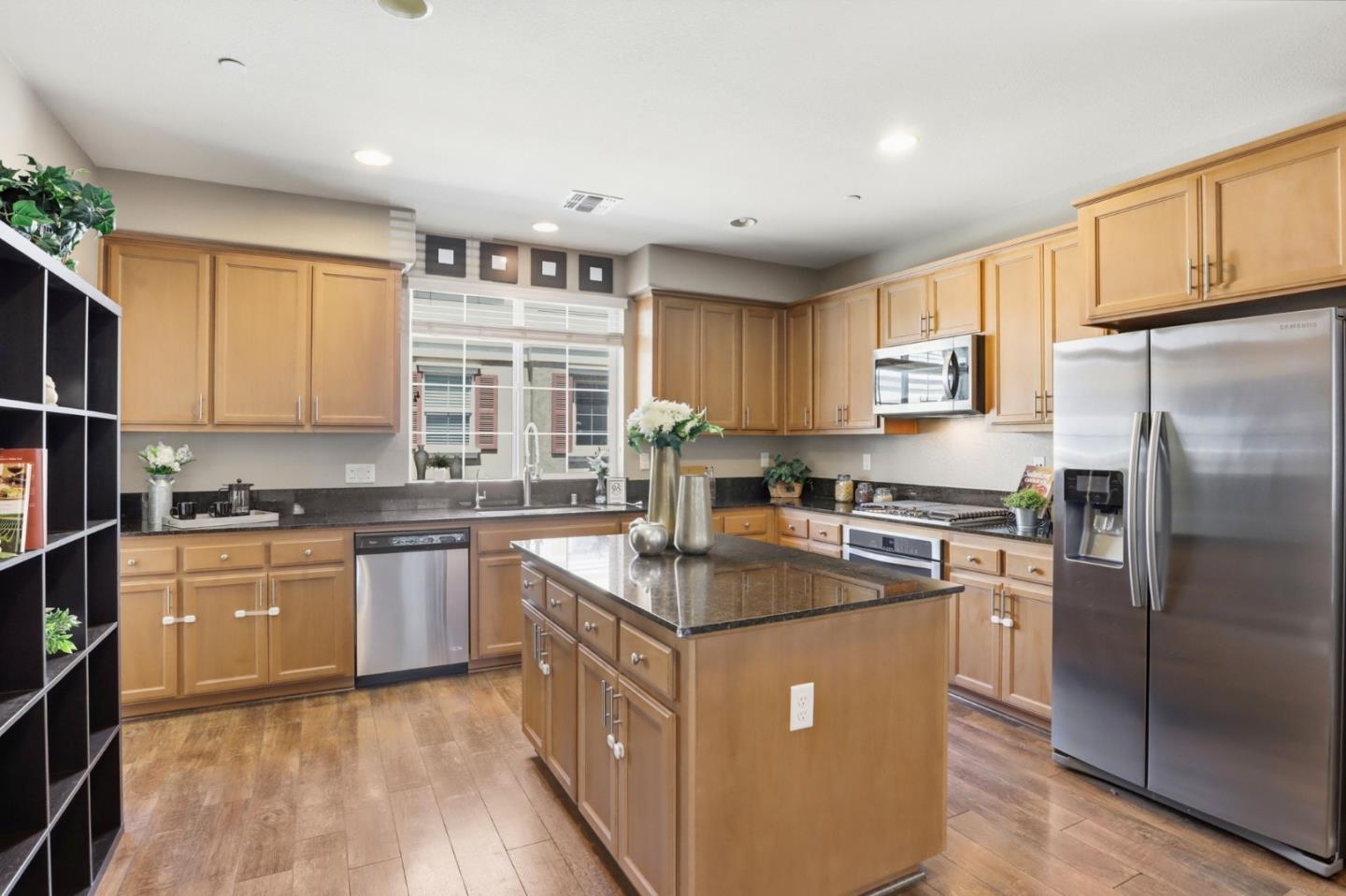 57 Regency Place Hayward, CA 94544 - Photo 6 of 30
