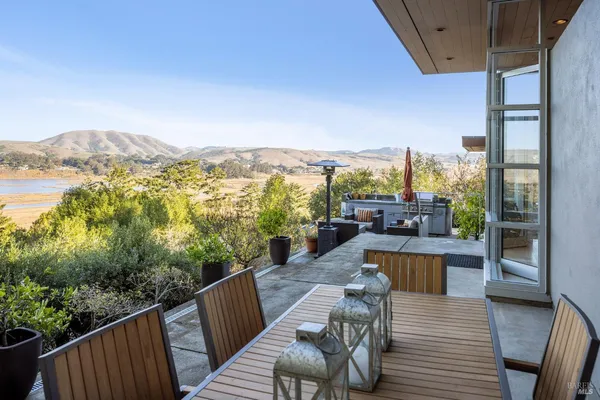 $3,200,000 | 65 Kyleswood Place, Point Reyes Station, CA 94956