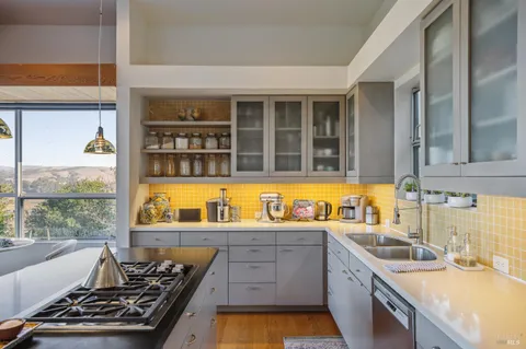 $3,200,000 | 65 Kyleswood Place, Point Reyes Station, CA 94956