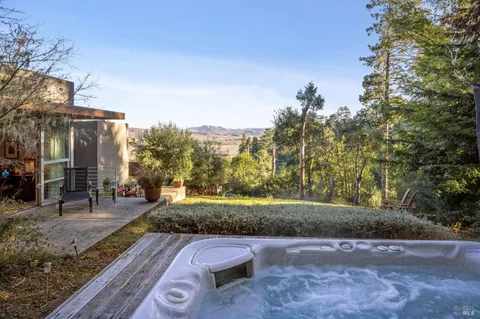 $3,200,000 | 65 Kyleswood Place, Point Reyes Station, CA 94956