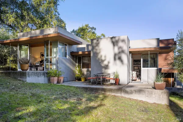 $3,200,000 | 65 Kyleswood Place, Point Reyes Station, CA 94956