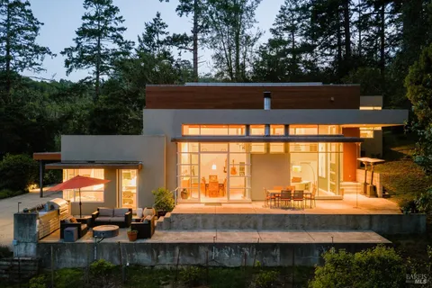 $3,200,000 | 65 Kyleswood Place, Point Reyes Station, CA 94956