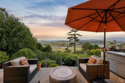 $3,200,000 | 65 Kyleswood Place, Point Reyes Station, CA 94956