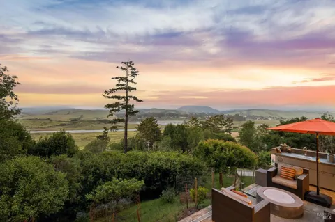 $3,200,000 | 65 Kyleswood Place, Point Reyes Station, CA 94956