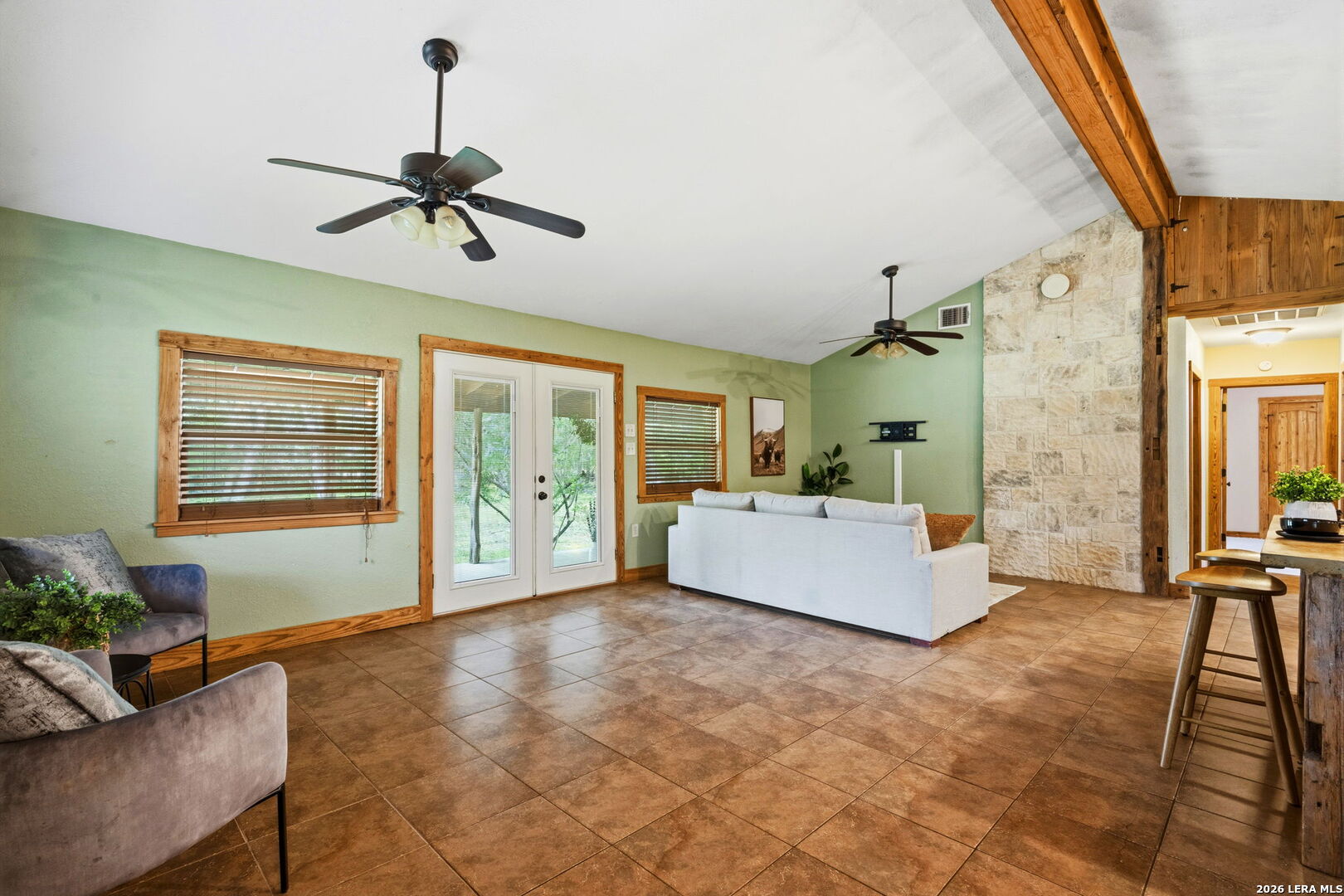 340 Rio Oak Road Pipe Creek, TX 78063 - Photo 13 of 39
