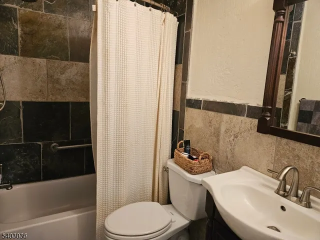 $475,000 | 25 Sycamore Way, Mount Arlington, NJ 07856