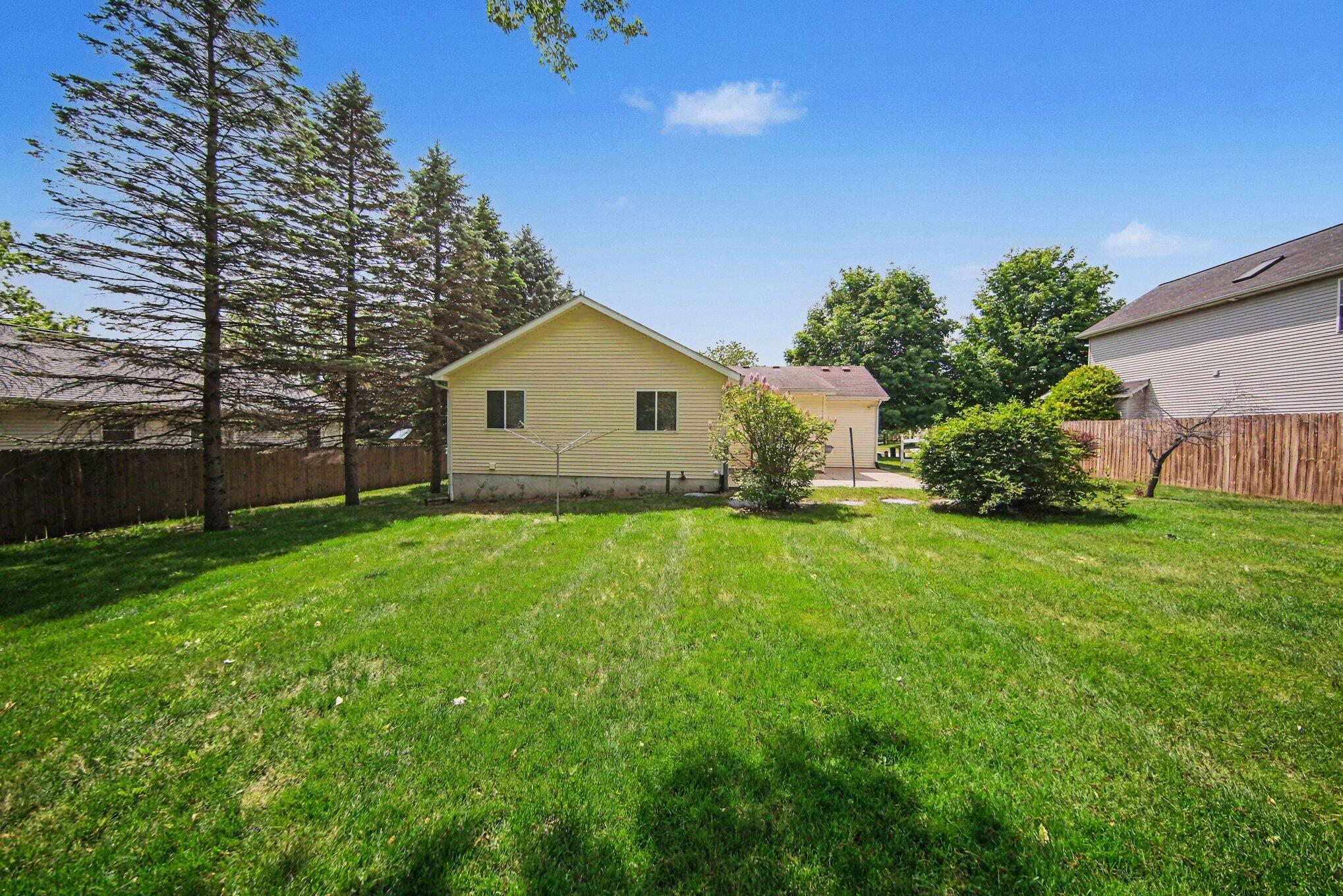 103 Ridgeview Court Grass Lake, MI 49240 - Photo 33 of 38 033_file_9925