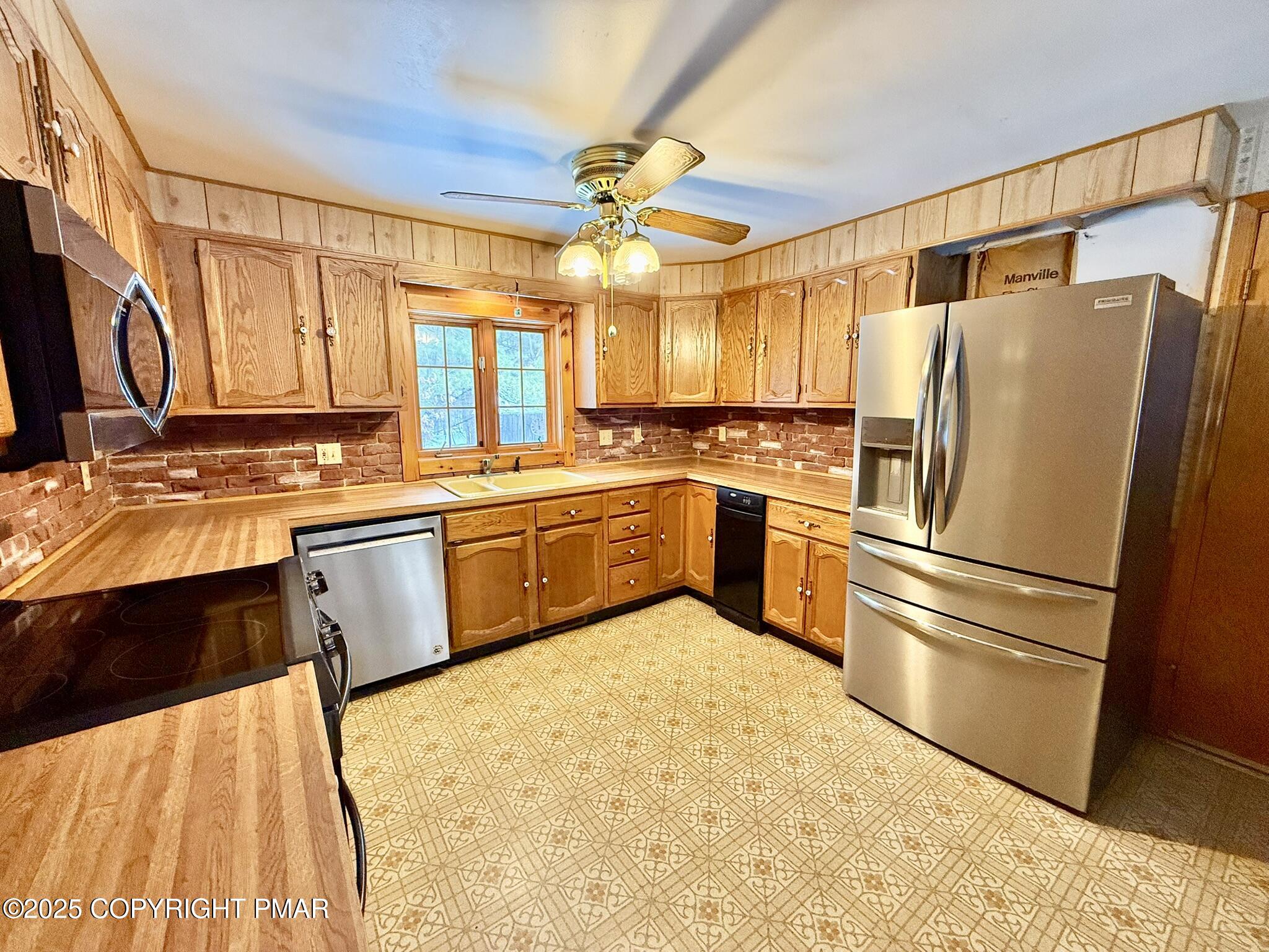 992 South Old Stage Road Albrightsville, PA 18210 - Photo 19 of 86 Kitchen