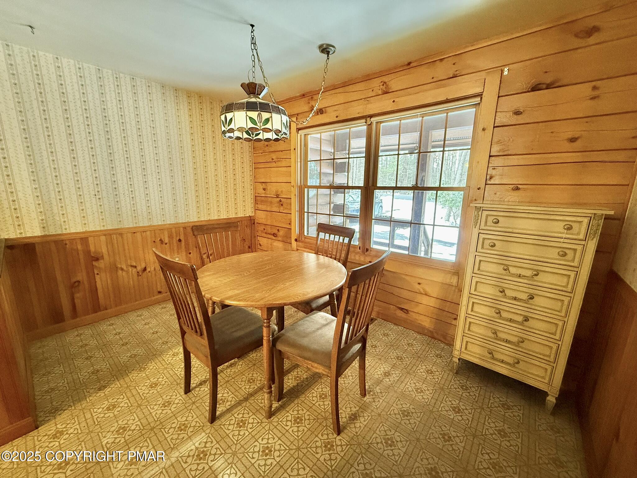 992 South Old Stage Road Albrightsville, PA 18210 - Photo 25 of 86 Breakfast Nook