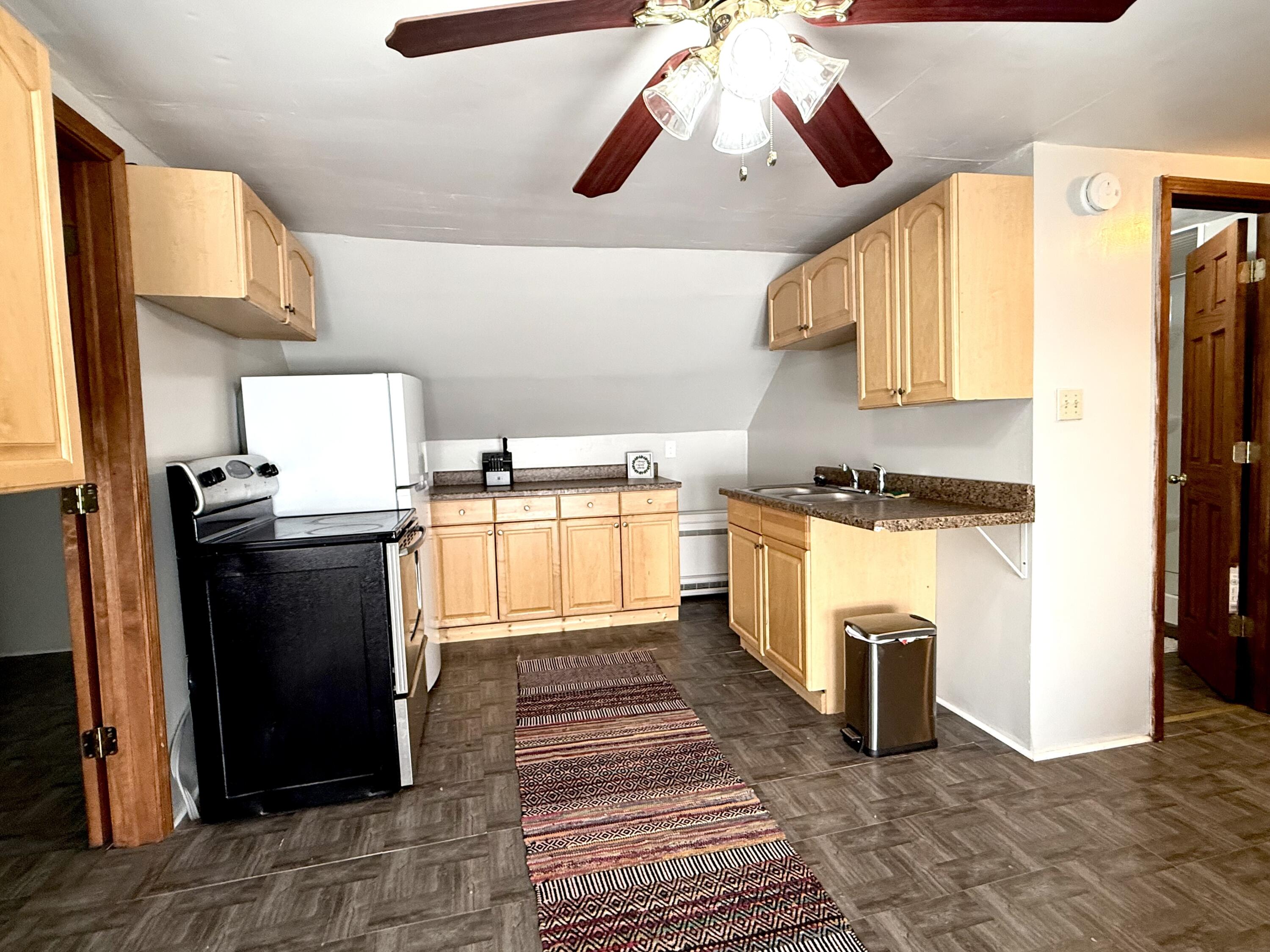 2924 North 48th Street Milwaukee, WI 53210 - Photo 18 of 26 Third Floor Kitchen