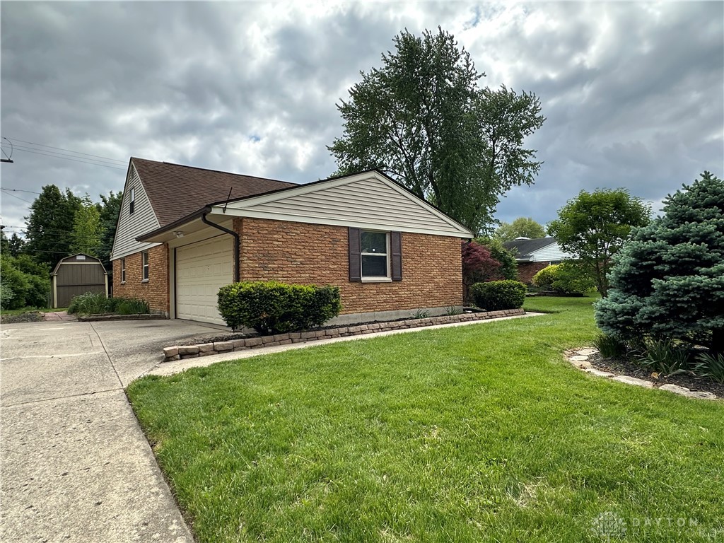 2312 East Whipp Road Dayton, OH 45440 - Photo 3 of 39