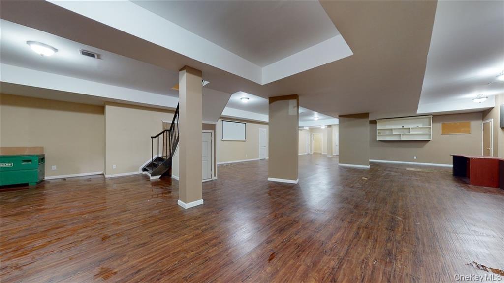 31 Cornwall Lane Sands Point, NY 11050 - Photo 34 of 49