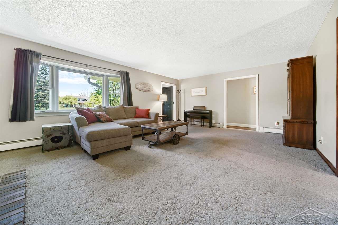 7345 McCarty Road Saginaw, MI 48603 - Photo 8 of 48 Living Room