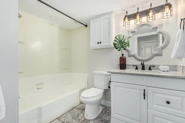 $1,900 | 5226 North 20th Street, Unit C5, Phoenix, AZ 85016