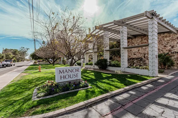 $1,900 | 5226 North 20th Street, Unit C5, Phoenix, AZ 85016