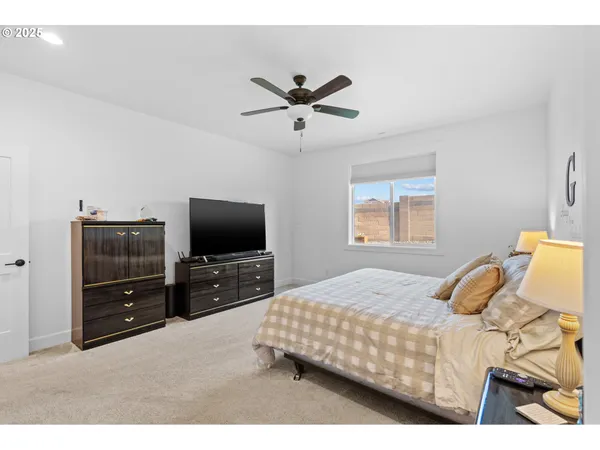 $529,900 | 827 East Autumn Avenue, Hermiston, OR 97838