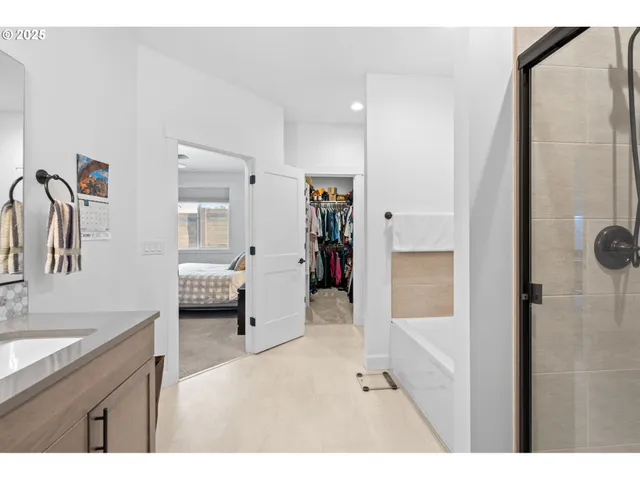 $549,950 | 827 East Autumn Avenue, Hermiston, OR 97838