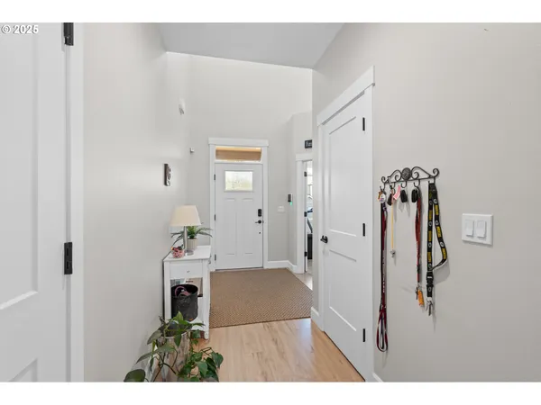 $529,900 | 827 East Autumn Avenue, Hermiston, OR 97838