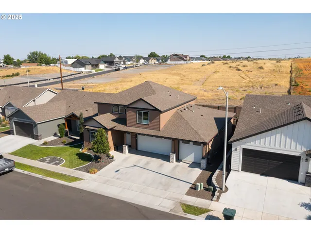 $549,950 | 827 East Autumn Avenue, Hermiston, OR 97838