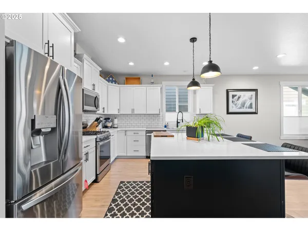 $529,900 | 827 East Autumn Avenue, Hermiston, OR 97838