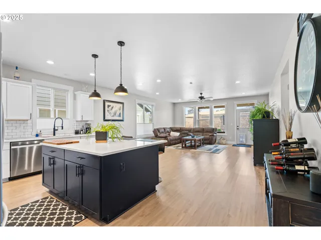 $549,950 | 827 East Autumn Avenue, Hermiston, OR 97838