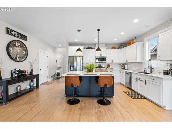 $529,900 | 827 East Autumn Avenue, Hermiston, OR 97838