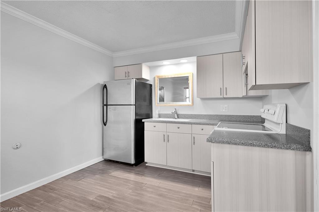 6777 Winkler Road, Unit 268 Fort Myers, FL 33919 - Photo 6 of 23 Updated Kitchen