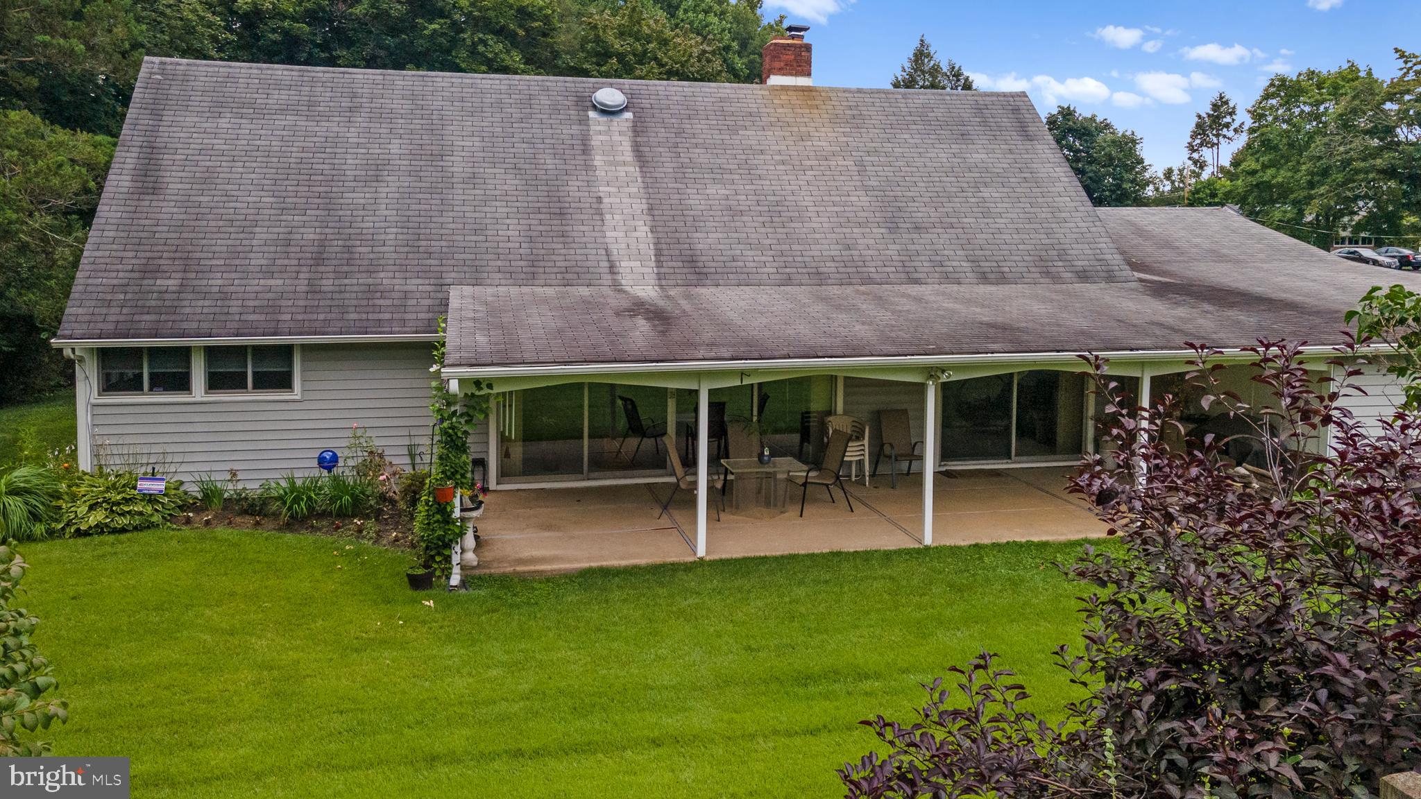 8 Rust Hill Road Levittown, PA 19056 - Photo 3 of 32