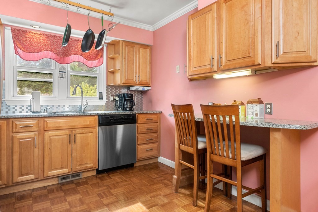 15 Elmont Road Lowell, MA 01852 - Photo 11 of 38 Gallery Image 11