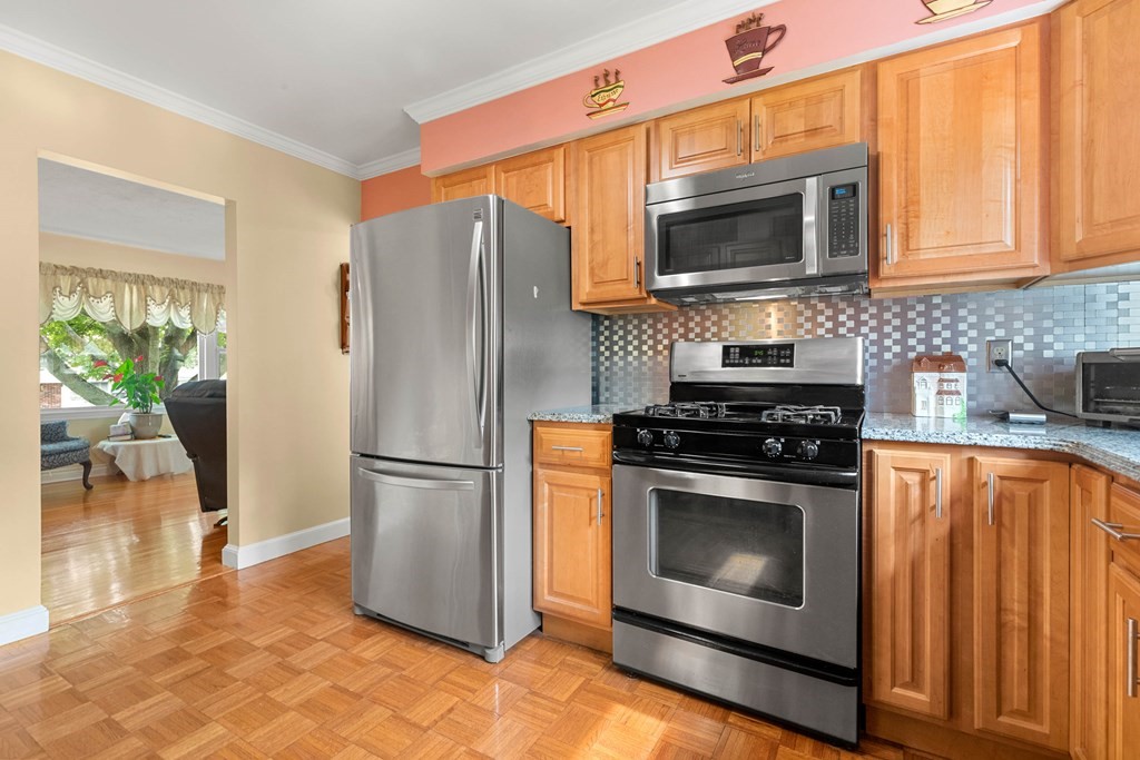 15 Elmont Road Lowell, MA 01852 - Photo 12 of 38 Gallery Image 12